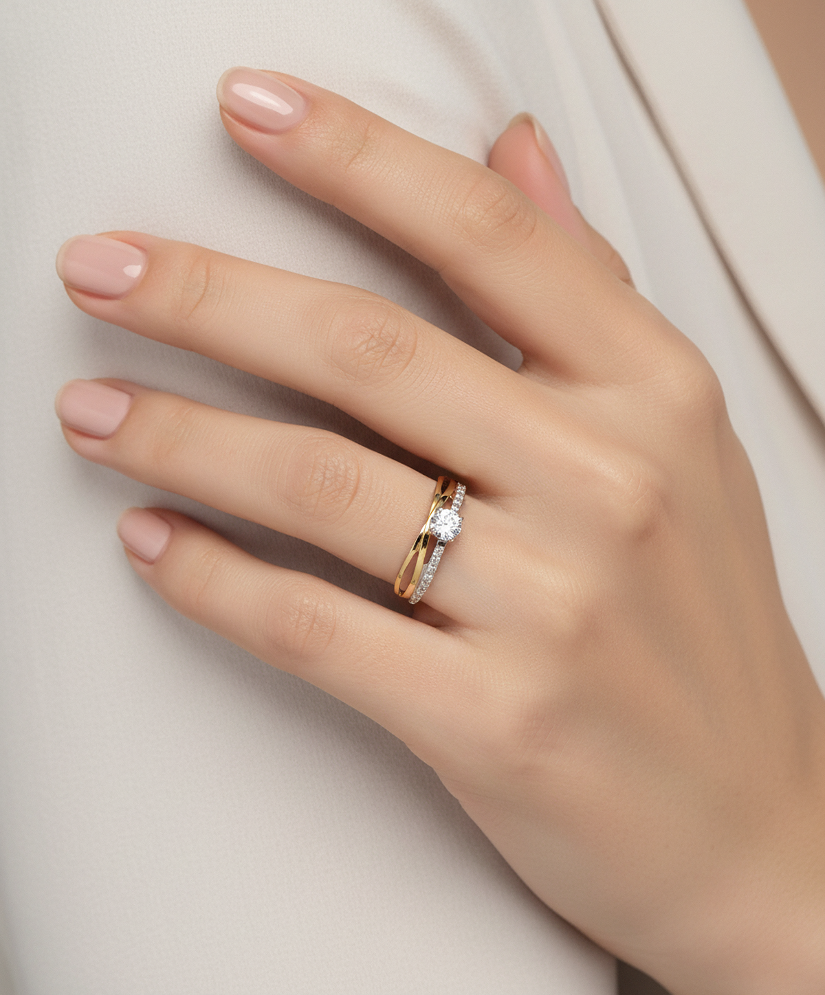 Кольцо из золота с фианитами, 019583