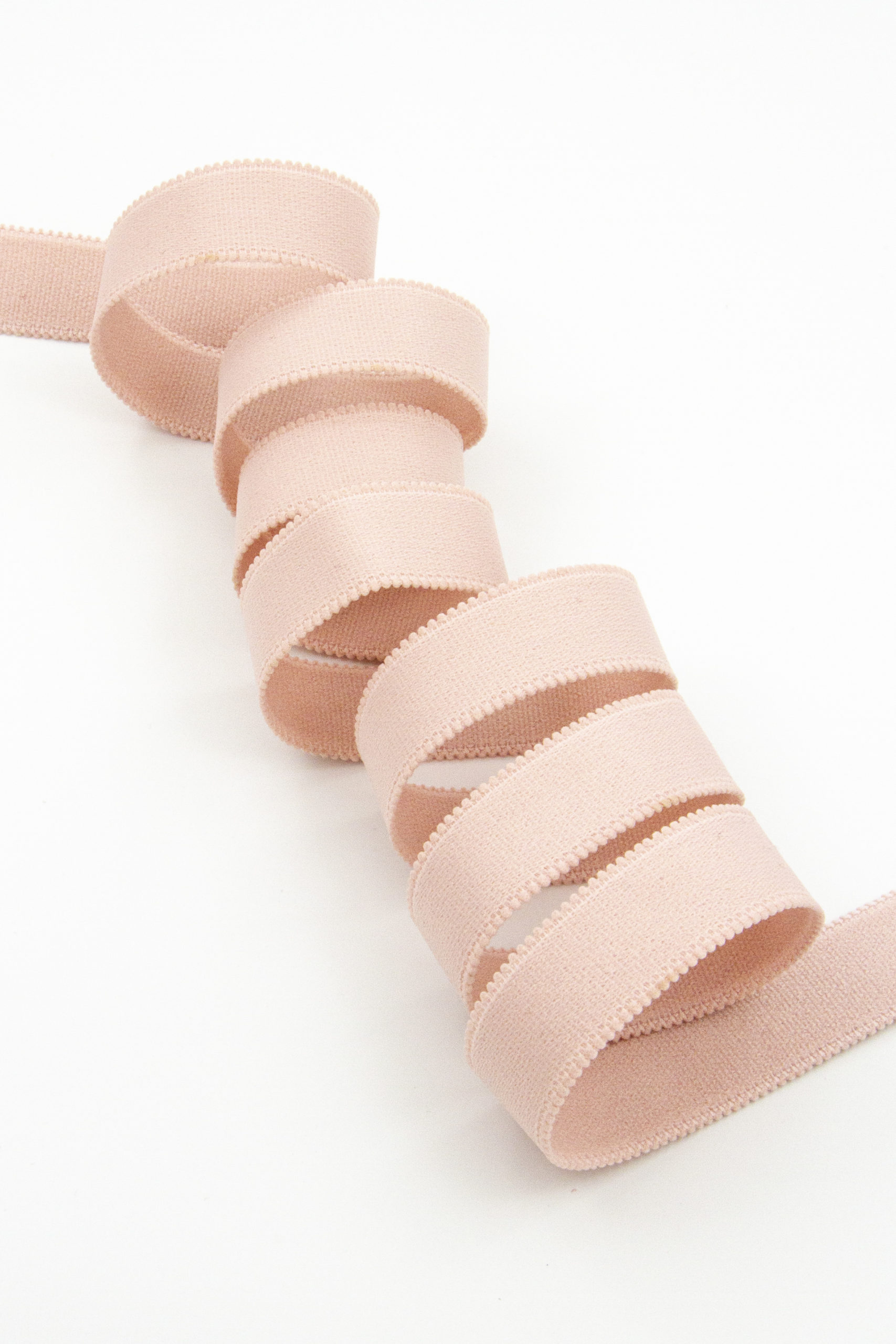 Резинка бретелечная широкая пудровая матовая 20 мм без учета фестона