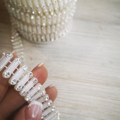 Полубусины на леске со стразами 