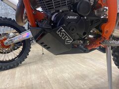 Пластиковая защита KTZ для мотоцикла XGZ K26 PR300 (4T ZS175FMM, б.вал) 2024