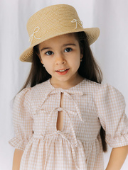 Шляпа с белыми бантиками
