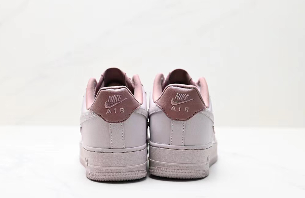 Air force 1 footlocker womens hot sale