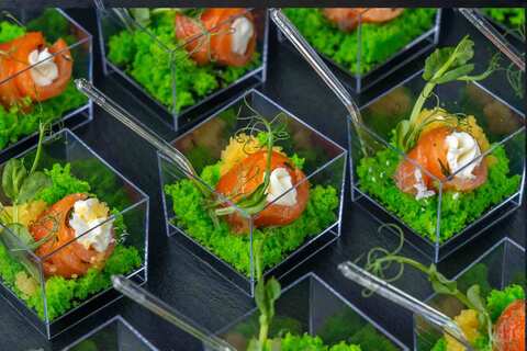 Лосось и икра щуки в верринах, 12 шт.