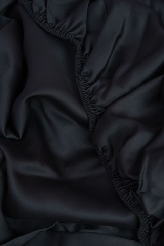 Простыня на резинке 160x200x40 German Grass Black Brilliant черная