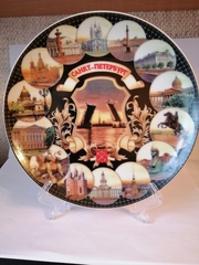 Тарелки с видами Петербурга  от 10 до 20 см. Фарфор