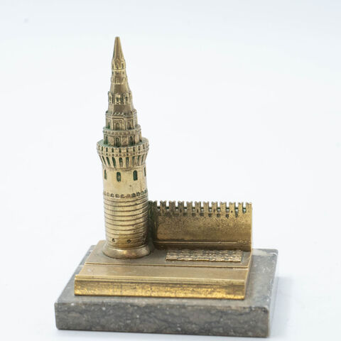 Бронзовая настольная скульптура (пресс-папье) «Москва. Кремль. Водовзводная башня», 1969
