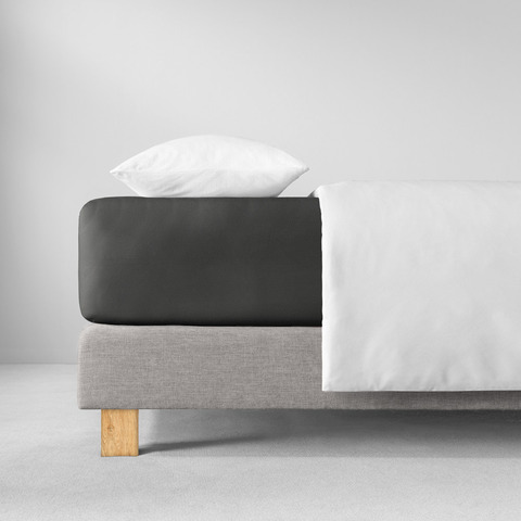 Простыня на резинке 150x200 Estella 905 schiefer темно-серая