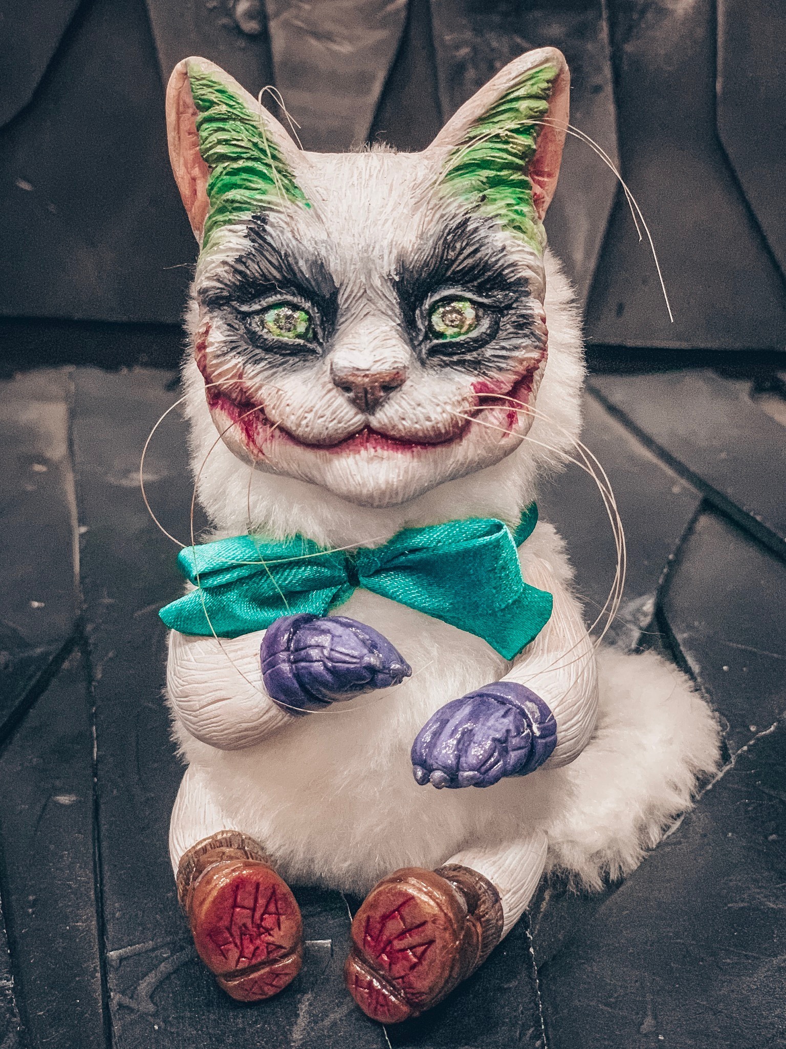 Cat clown. Кот Joker. Кошачий Джокер. Кот Джокер Мем. Кот Джокер милый.