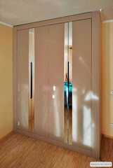 Встроенный шкаф распашной