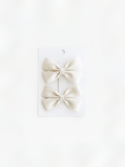 Комплект атласных заколок, Молоко