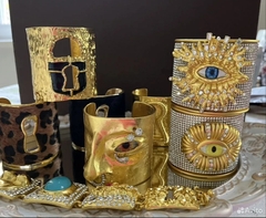 Браслет-манжета широкий KEYHOLE в стиле Schiaparelli матовое серебро/золото