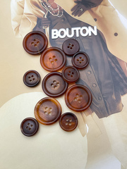 Пуговицы на прокол натуральный рог светло-коричневые (полупрозрачные)