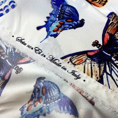 белый шелк с бабочками фото