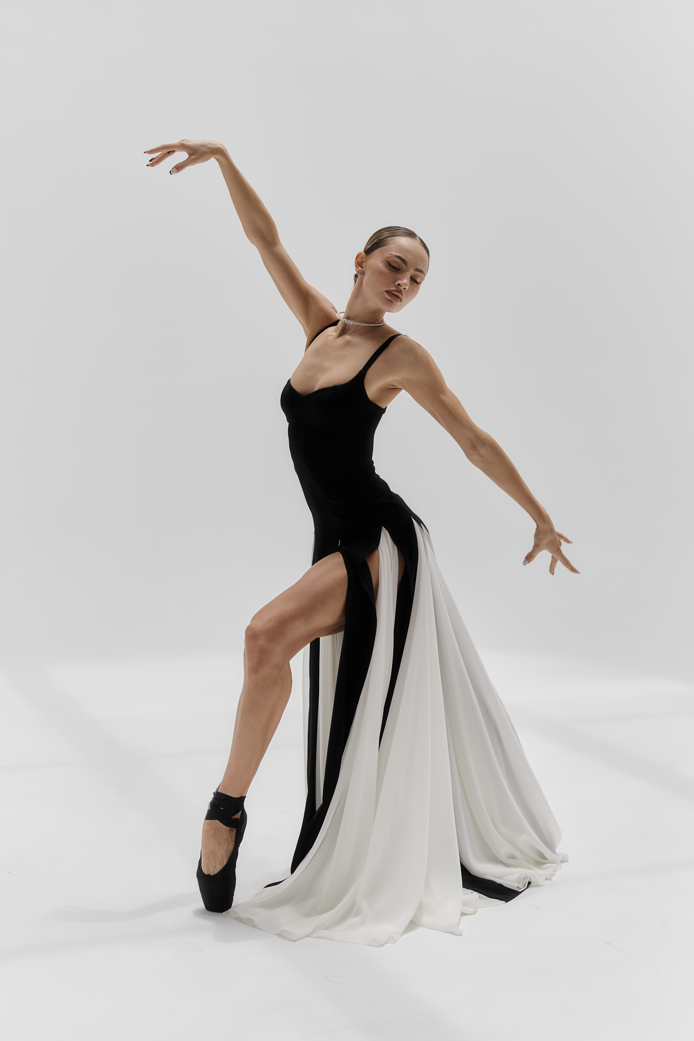 Платье с разрезами