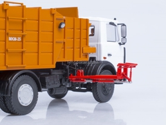 MAZ-5337 garbage truck  with manipulator MKM-35 1:43 AutoHistory