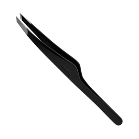 Пинцет для бровей Solinberg G807, чёрный, наклонное окончание с четкими гранями.