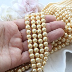 Майорка золотистая 8 мм, 1 нить, МА149