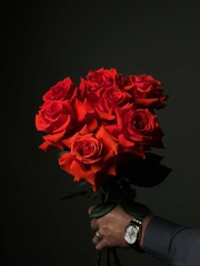 Алые розы сорт «Nina» (Эквадор)