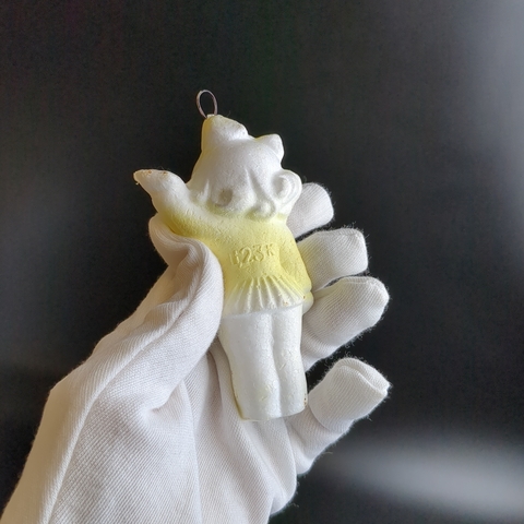 Ёлочная игрушка из пенопласта "Девочка фигуристка", 10.5 см, подвесная, ретро, винтаж СССР 1960-1980 гг. Советские ёлочные игрушки и украшения. Состояние  на фото.
