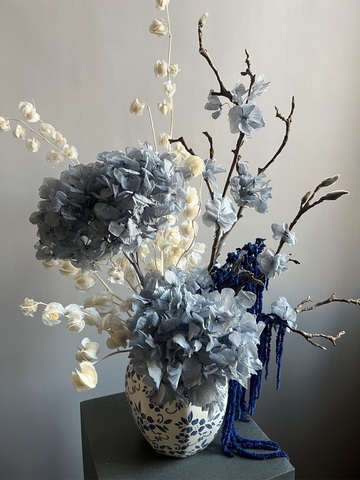 Композиция в кашпо Лунария