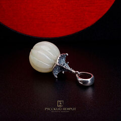 Кулон "Доугун". Белый нефрит модэ.
