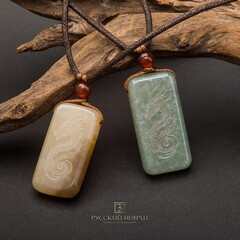 Кулон с драконом. Нефрит морская волна.