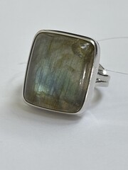 Лабрадорит (кольцо из серебра)