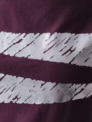 Нарядная футболка с блестящим принтом  D49.135 (131457)