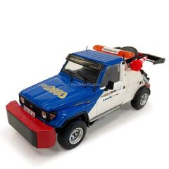 Toyota Land Cruiser 70 tow truck Diorama: The police officer Altaya 1:43