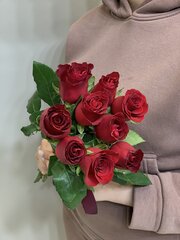 Букет 9 роз Кения 40 см в ленте красные