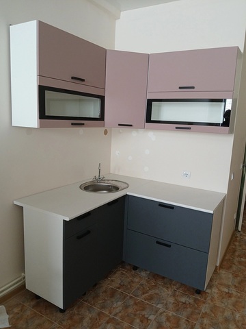 Кухня Техно 1.4 на 1.4 м компоновка №2 пудра софт / графит софт