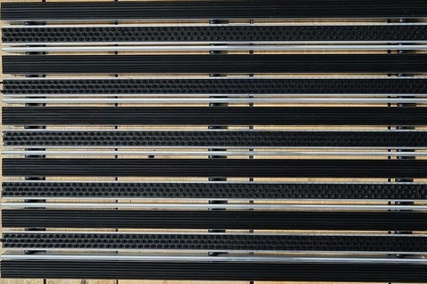 Придверная решетка Gidrolica Step - резина+щетка+скребок, м.кв.