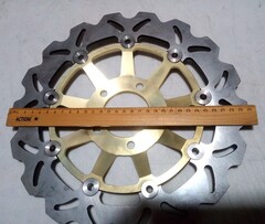 Диск тормозной передний лепестковый на Suzuki GSX 750 1997-2003 / VZ MARAUDER 800 1996-2006