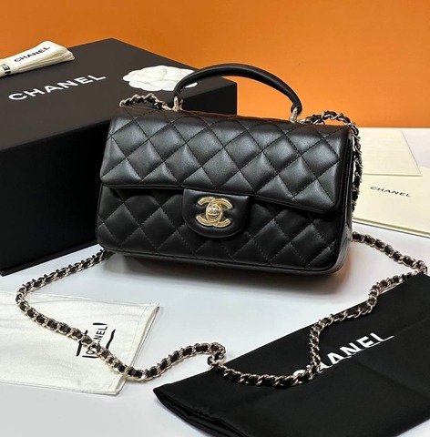 Стеганая сумка Chanel classic flap с ручкой, черный