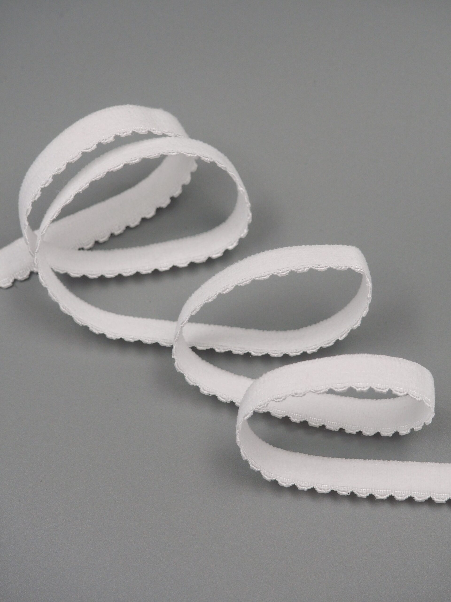 Резинка отделочная белая ширина 10 мм с учетом фестона