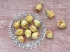 Подвеска "Роза чайная" (закрытый бутон-мини)