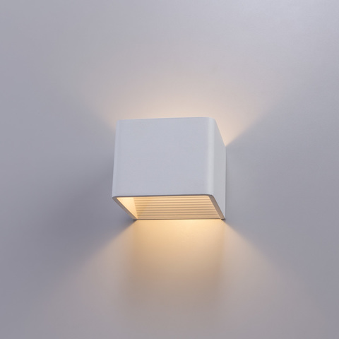 Светильник настенный Arte Lamp Scatola A1423AP-1WH