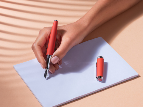 Ручка перьевая Caran d’Ache Leman Coral Matte, M (4799.061)