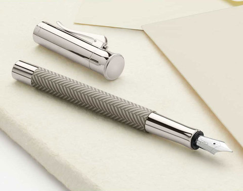 Ручка перьевая Graf von Faber-Castell Guilloche Cisele Light Grey