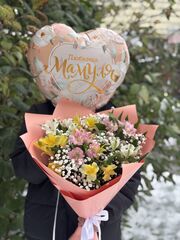 Букет цветов Альстромерии микс с гипсофилой + шар Мамуле