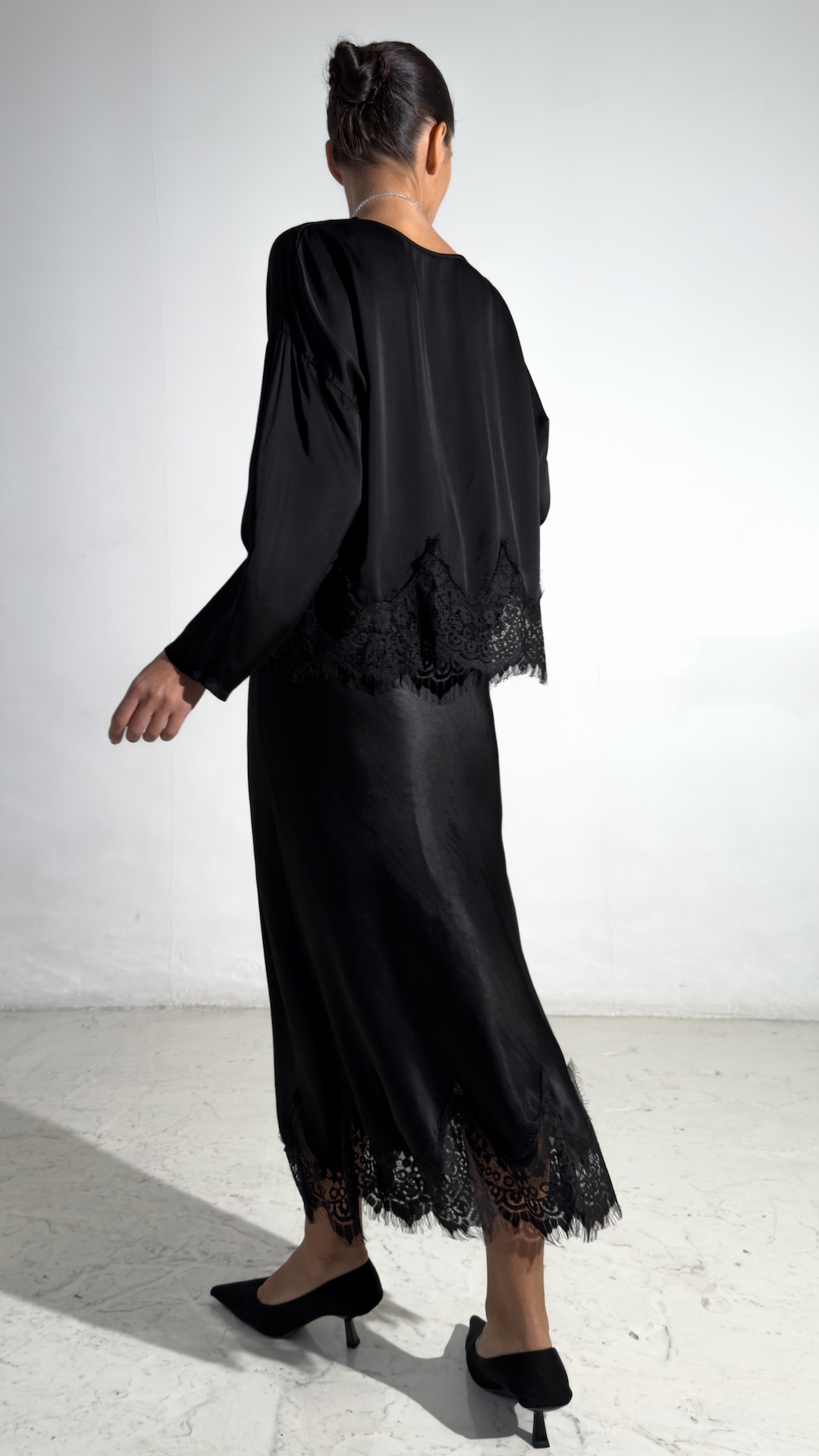 Юбка в бельевом стиле полной длины с кружевом по краю