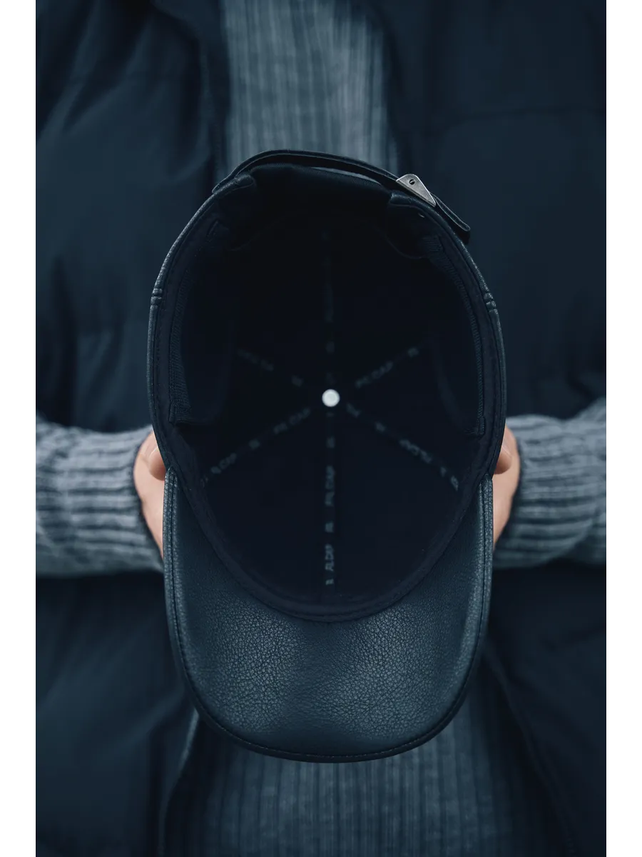 Кепка утепленная с ушками из эко кожи