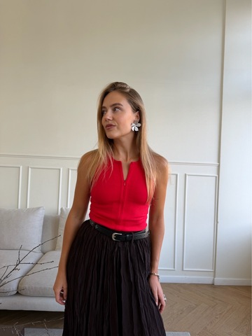 Топ на замке красный