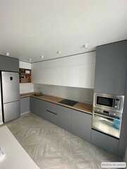 Кухня с открытыми полками