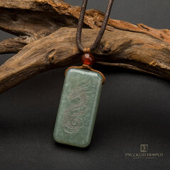 Кулон с драконом. Нефрит морская волна.