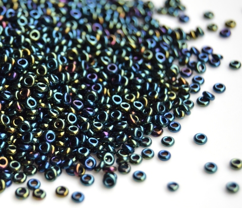 Toho Demi Round 11/0 цвет 0084 Metallic Iris Green