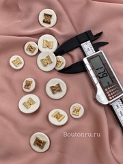 Пуговицы текстильные белые с золотом