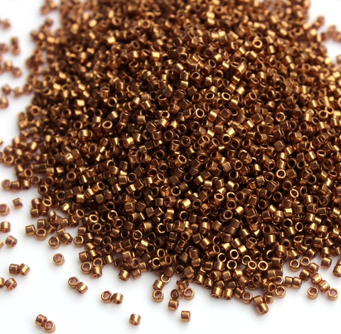 DB-0022L Бисер цилиндрический Миюки делика 11/0 /Miyuki delica 11/0 Metallic Light Bronze
