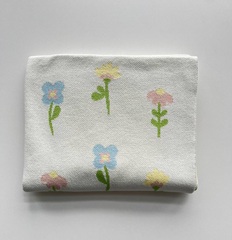 8060-344 Плед вязаный (цветочные мечты)