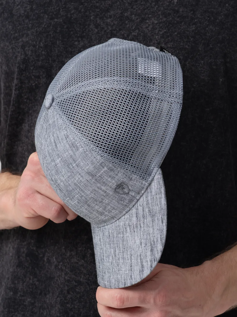 Бейсболка с сеткой летняя серая